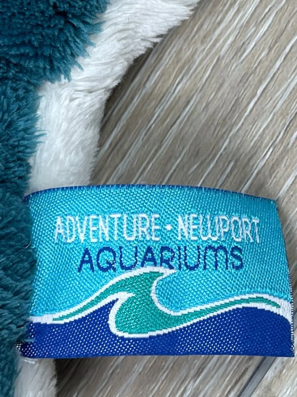 NWT ADVENTURE NEWPORT AQUARIUM'S REALISTIC SHARK PLUSH/STUFFED ANIMAL 13”